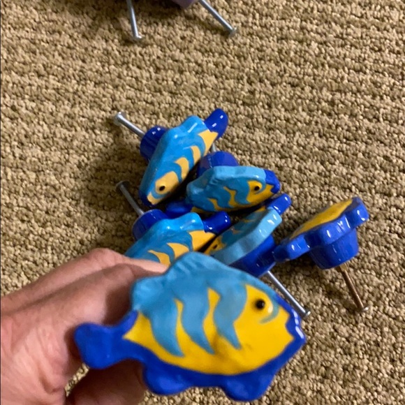 24 hand painted ceramic drawer knobs - Picture 3 of 6